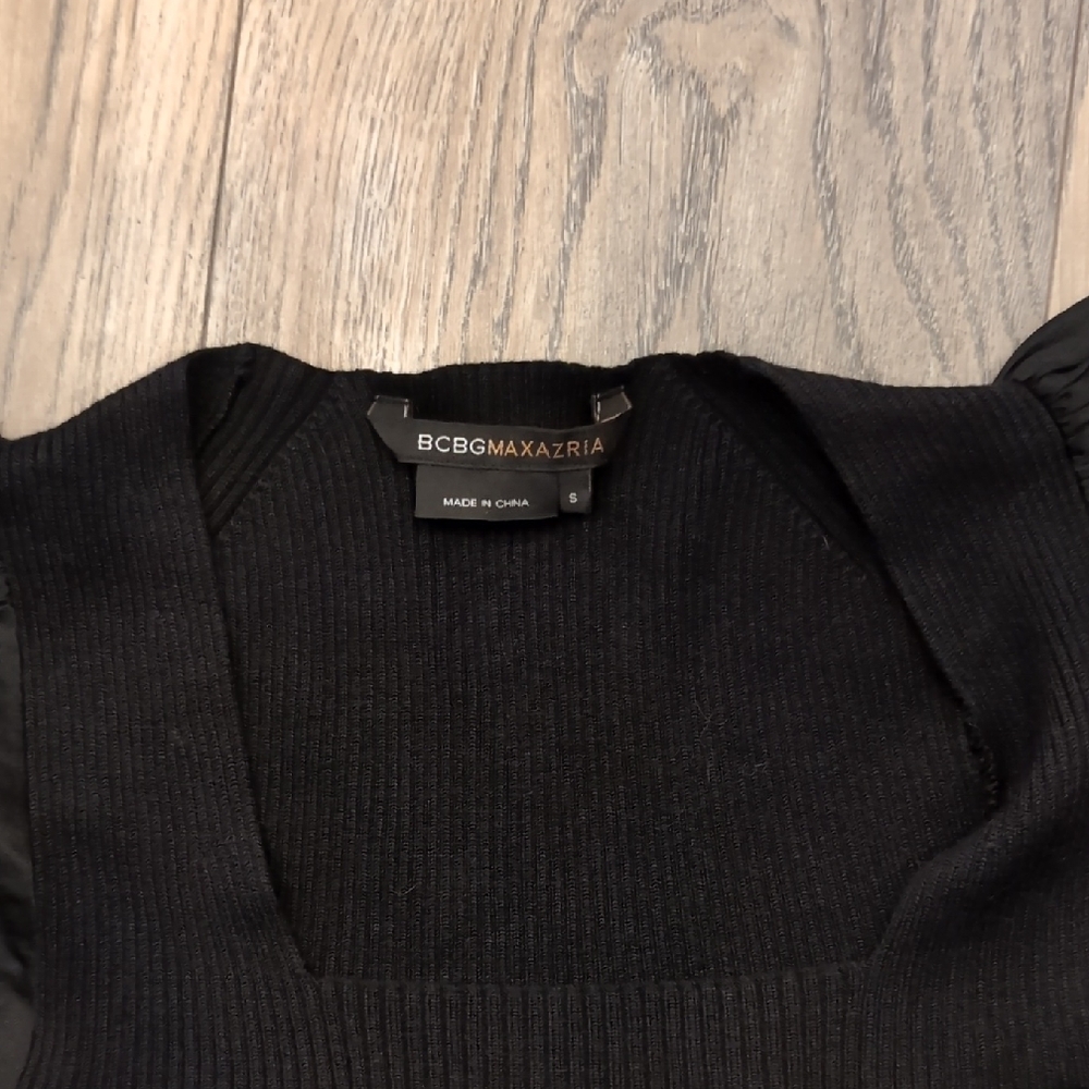 BCBGMaxAzria Elegant Black Ribbed Dress With Silk Sleeves